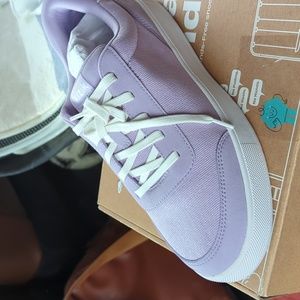 Kizik Prague lavender youth 6.5, women 8